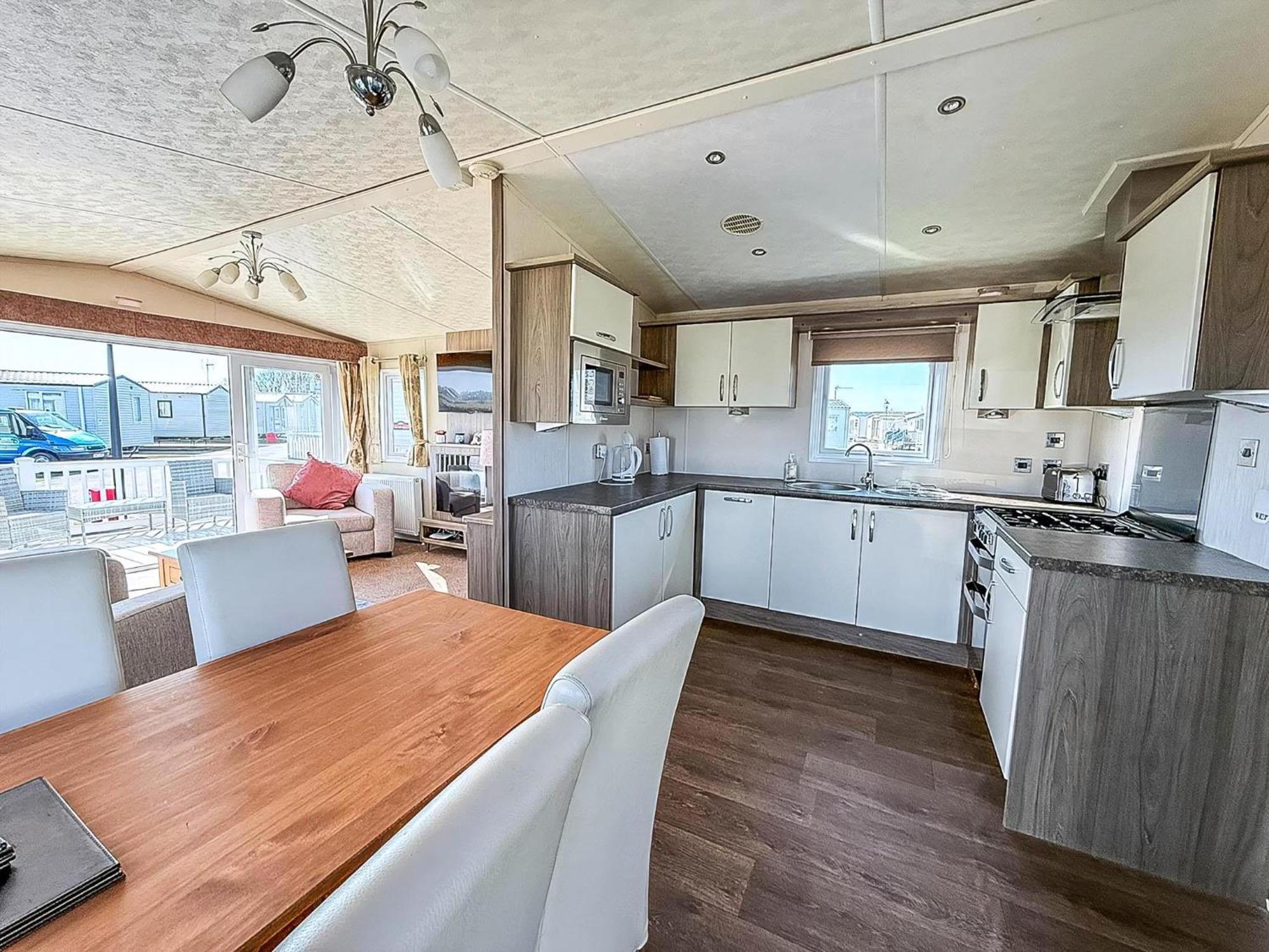 Beautiful Caravan With Decking Wifi At St Osyth Beach Holiday Park Ref 28077Dw Clacton-on-Sea Luaran gambar