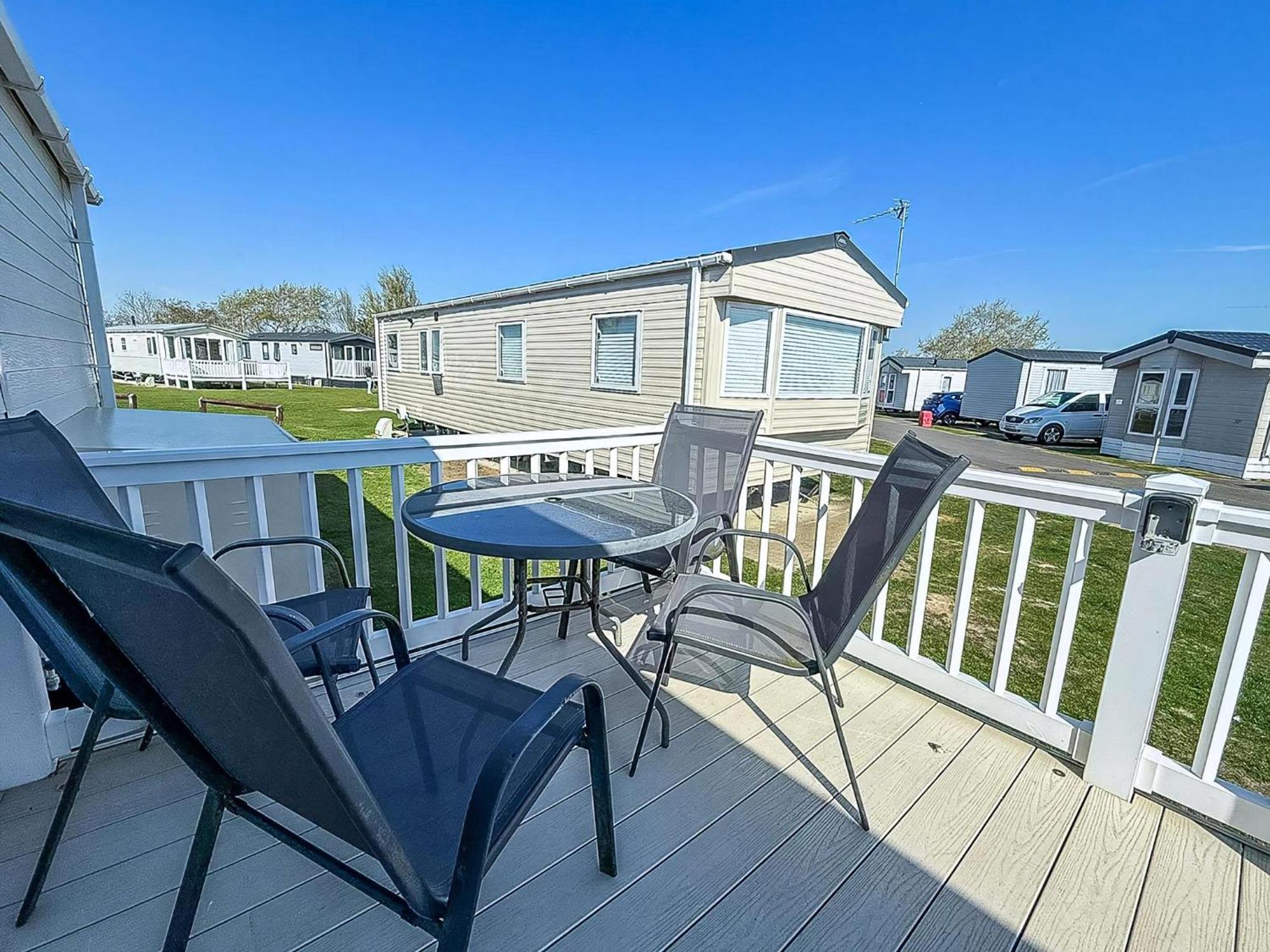 Beautiful Caravan With Decking Wifi At St Osyth Beach Holiday Park Ref 28077Dw Clacton-on-Sea Luaran gambar