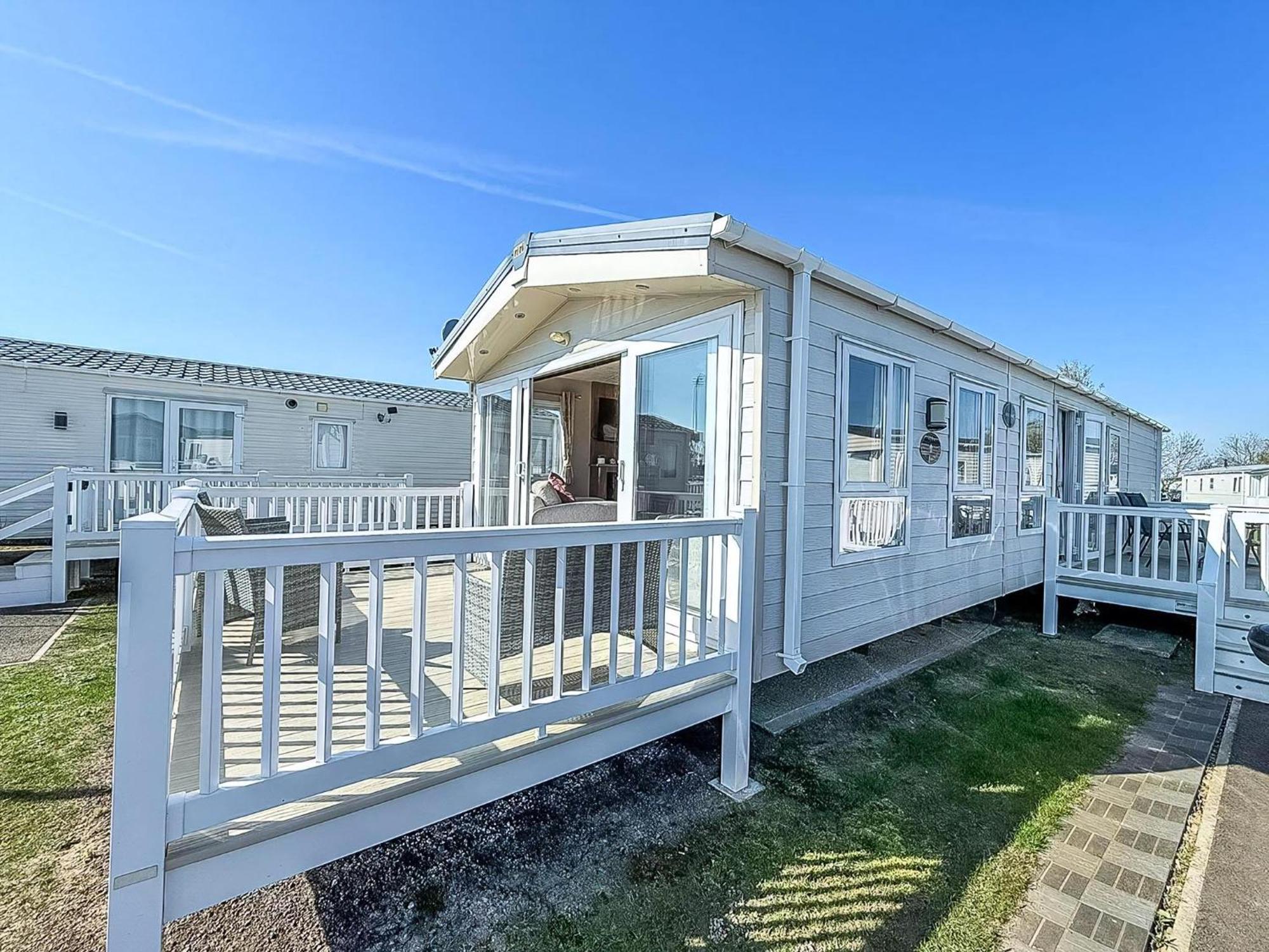 Beautiful Caravan With Decking Wifi At St Osyth Beach Holiday Park Ref 28077Dw Clacton-on-Sea Luaran gambar